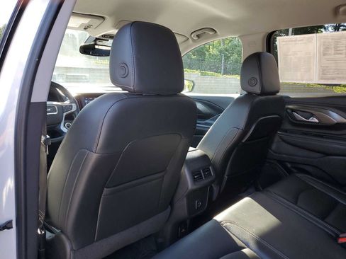 Used 2024 GMC Terrain SLT AWD/4WD image 12