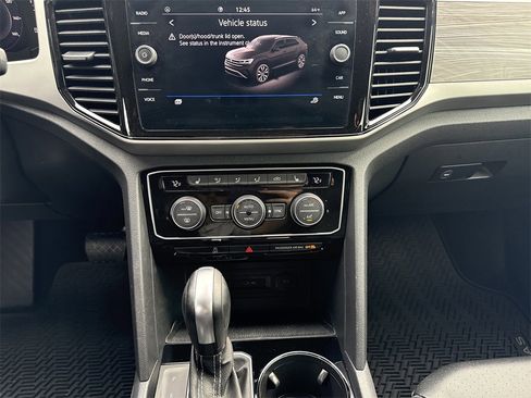 Used 2023 Volkswagen Atlas Cross Sport SE image 18