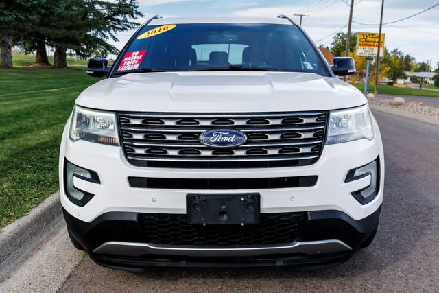 Used 2016 Ford Explorer XLT w/ Equipment Group 202A FWD image 2