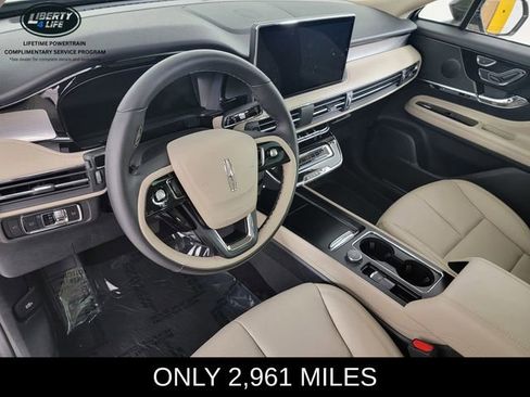 Used 2025 Lincoln Corsair AWD w/ Equipment Group 101A image 12