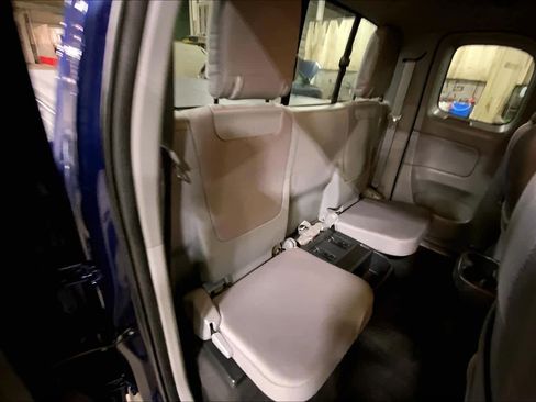 Used 2013 Toyota Tacoma 4x4 Access Cab V6 w/ TRD Off-Road Pkg image 20