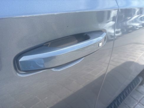 Used 2022 Chevrolet Suburban Z71 image 15