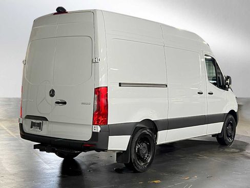 Used 2025 Mercedes-Benz Sprinter 2500 image 3