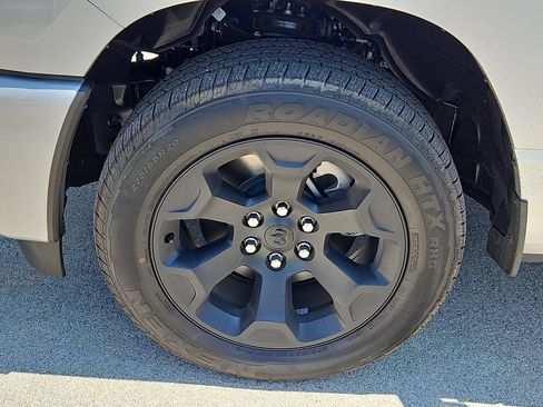 Used 2026 RAM 1500 Express AWD/4WD image 13