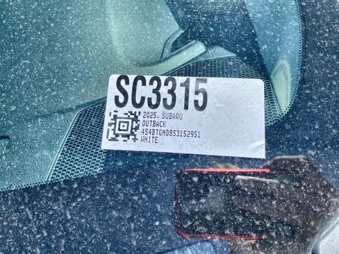 Certified 2025 Subaru Outback Limited XT AWD/4WD image 2