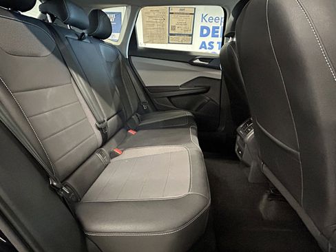 Used 2024 Volkswagen Taos SE image 17