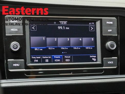 Used 2024 Volkswagen Jetta SE image 18