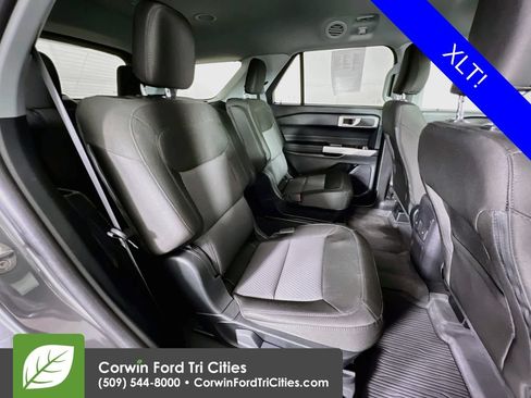 Used 2024 Ford Explorer XLT AWD/4WD image 17