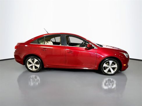 Used 2011 Chevrolet Cruze LT image 9