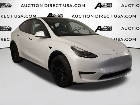Used 2023 Tesla Model Y Long Range AWD/4WD image 40