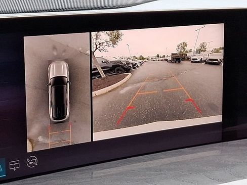 Certified 2025 Cadillac Escalade IQ Luxury 2 w/ LPO, Premium Carpet Package AWD/4WD image 18