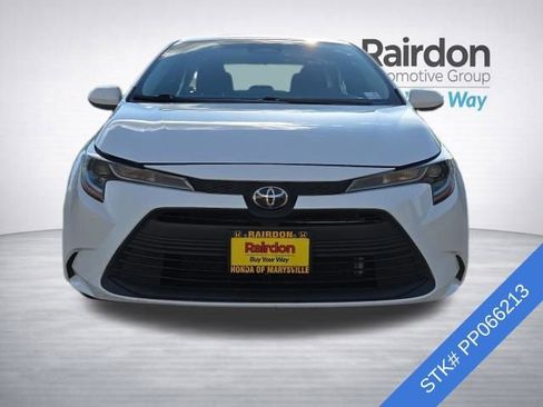 Used 2023 Toyota Corolla LE FWD image 2