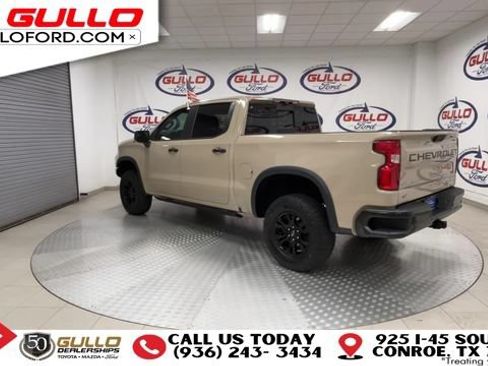 Used 2023 Chevrolet Silverado 1500 ZR2 w/ Technology Package AWD/4WD image 4
