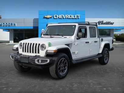 Used 2022 Jeep Gladiator Overland w/ LED Lighting Group