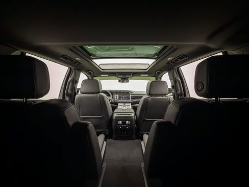 Used 2024 GMC Yukon Denali AWD/4WD image 11