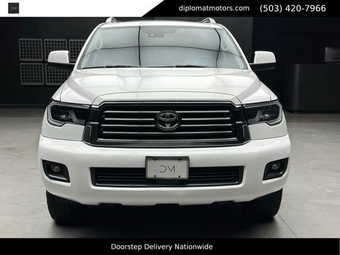 Used 2018 Toyota Sequoia TRD Sport image 11