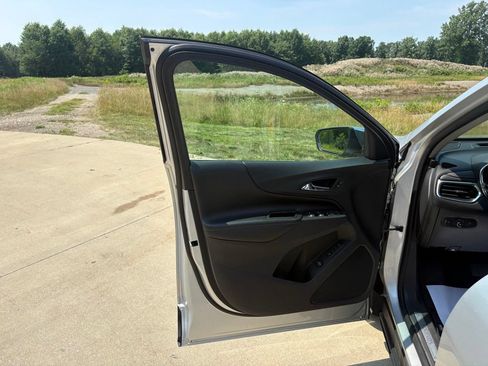 Used 2020 Chevrolet Equinox Premier FWD image 13