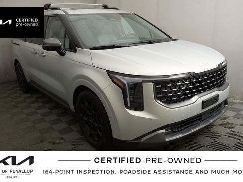 Used 2025 Kia Carnival SX w/ SX Dark Edition Package image 3