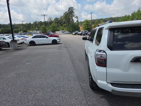 Used 2021 Toyota 4Runner TRD Off-Road AWD/4WD image 7