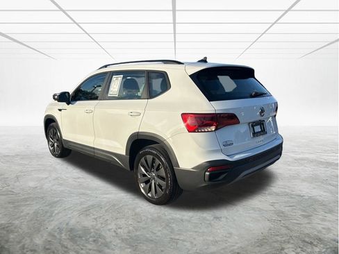 Used 2022 Volkswagen Taos S image 6