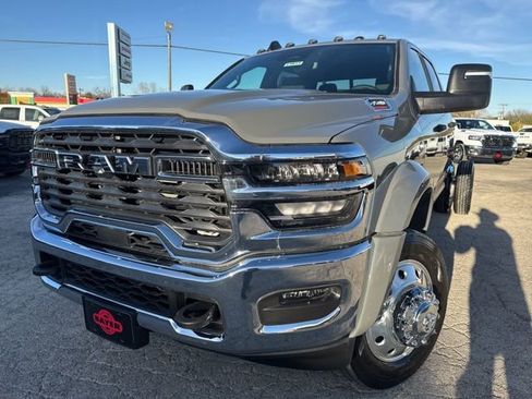 New 2026 RAM 4500 4x4 Crew Cab DRW image 10
