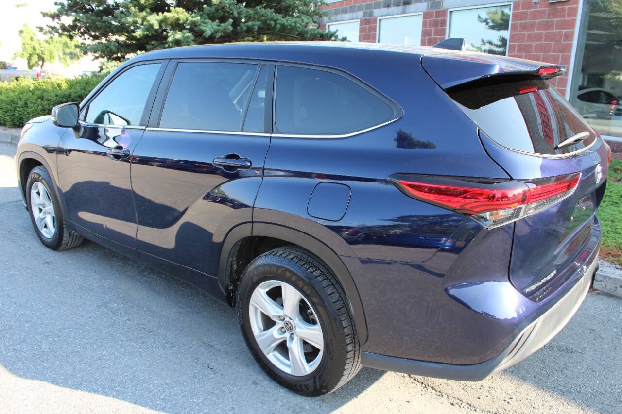 Used 2023 Toyota Highlander L FWD image 8