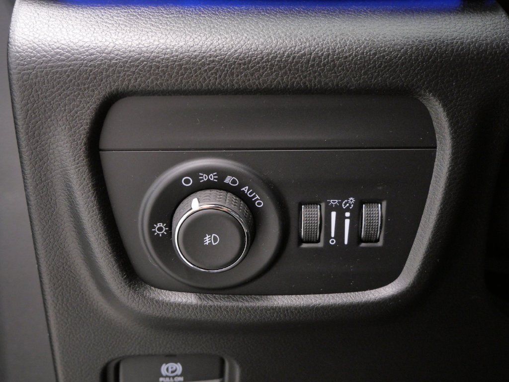 Used 2023 Jeep Grand Cherokee Overland AWD/4WD image 20