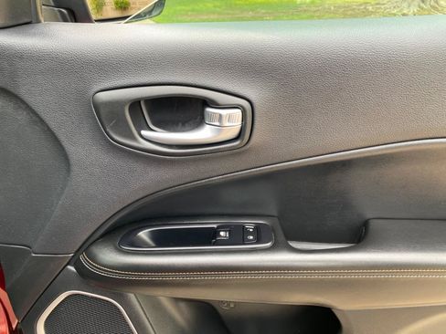 Used 2021 Jeep Compass Latitude FWD image 47