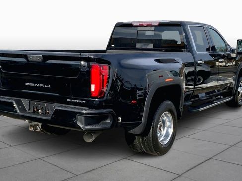 Used 2020 GMC Sierra 3500 Denali w/ Denali Ultimate Package image 11