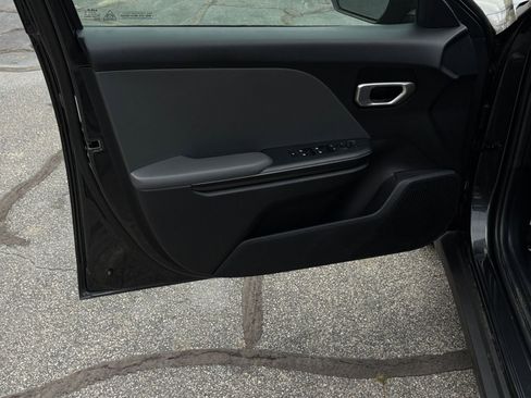 Used 2025 Kia K4 LXS image 23