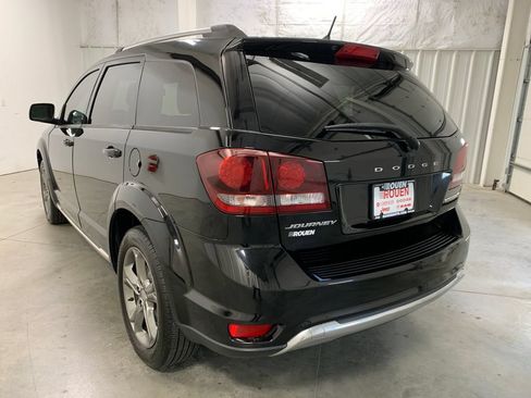 Used 2017 Dodge Journey Crossroad w/ Popular Equipment Group FWD image 23