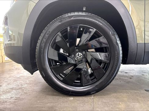 New 2026 Volkswagen Atlas Cross Sport SE AWD/4WD image 13