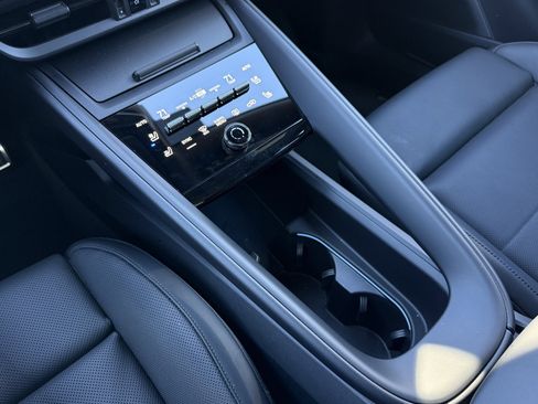 Used 2025 Porsche Macan 4S Electric image 22