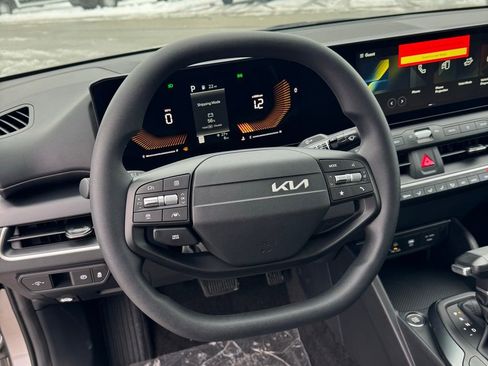 New 2025 Kia K4 LXS image 13