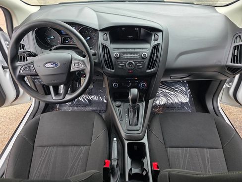 Used 2018 Ford Focus SE image 29