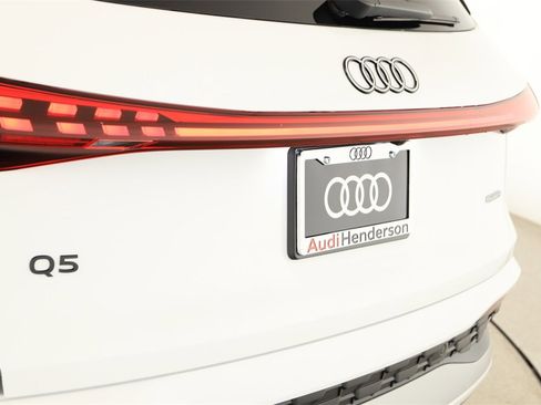 New 2025 Audi Q5 Premium image 28