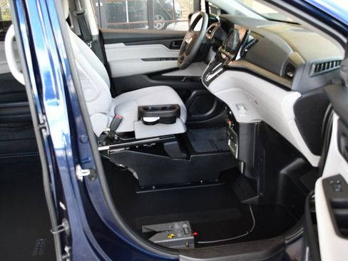 Used 2019 Honda Odyssey EX image 54