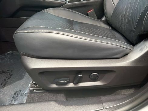 Used 2024 Mitsubishi Outlander SEL FWD image 16