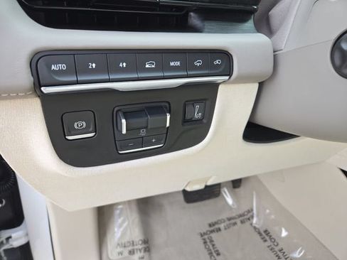 Used 2021 Cadillac Escalade Premium Luxury Platinum AWD/4WD image 21