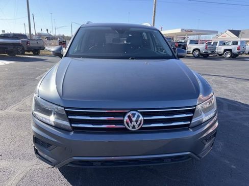 Used 2020 Volkswagen Tiguan SEL image 2