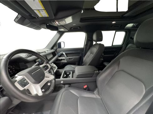 Used 2024 Land Rover Defender 110 X-Dynamic SE AWD/4WD image 19