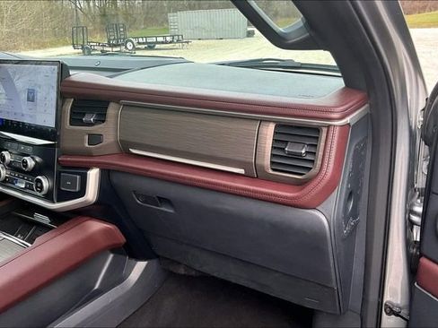 Used 2024 Ford Expedition Max Limited image 16