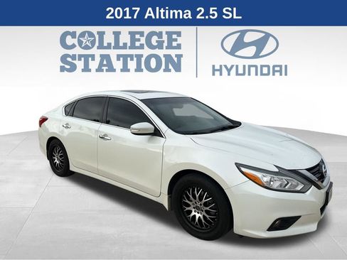 Used 2017 Nissan Altima 2.5 SL image 1