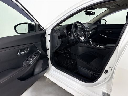 Used 2020 Nissan Sentra SR FWD image 3