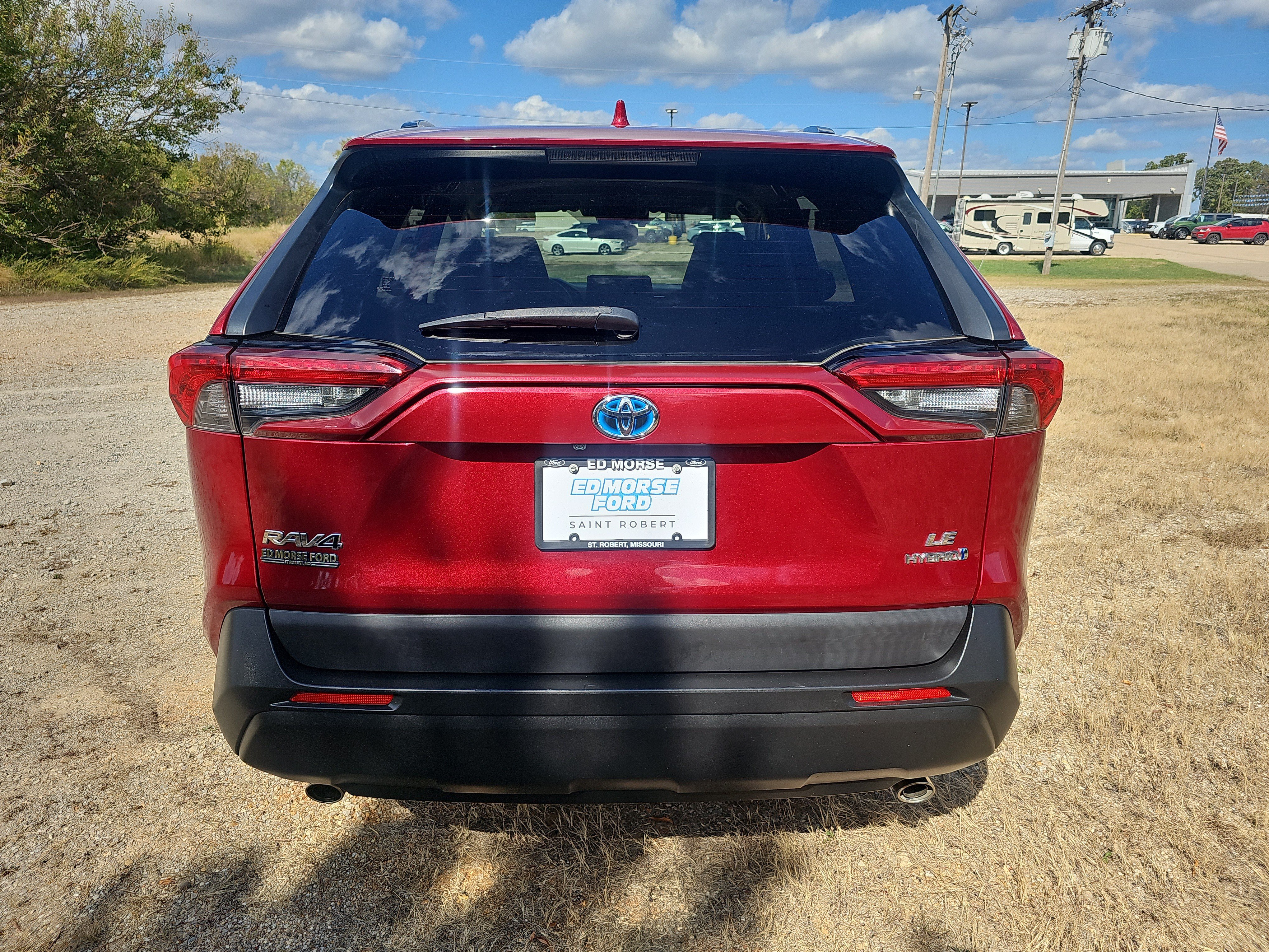 Used 2019 Toyota RAV4 LE w/ Carpet Mat Package AWD/4WD image 5