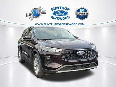 Used 2023 Ford Escape Active w/ Tech Pack #2 AWD/4WD image 2