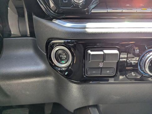 Certified 2022 GMC Sierra 1500 SLT w/ SLT Premium Package AWD/4WD image 19