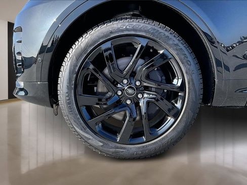 New 2025 Land Rover Discovery Dynamic SE AWD/4WD image 13