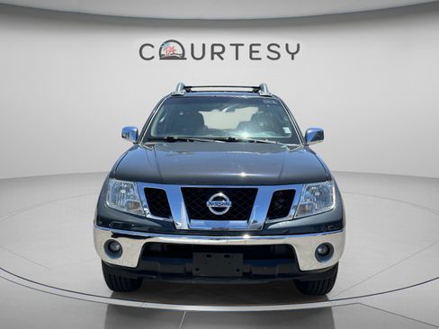Used 2010 Nissan Frontier LE RWD image 9