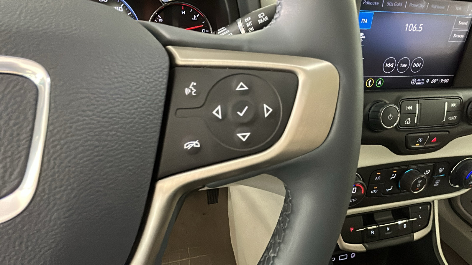 Used 2023 GMC Terrain Denali w/ Denali Premium Package AWD/4WD image 20